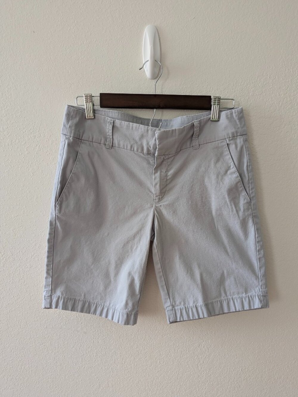 J.Crew Gray Chino Shorts Size 2 Mid Rise Cotton Stretch 8" Inseam